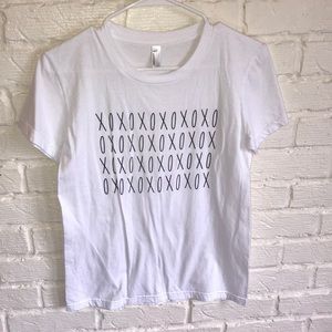 NWOT❤️ LADIES “XOXO” TEE!!! ❤️